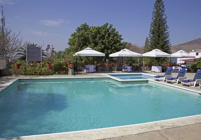Imagen de la piscina del Hotel Misión Oaxaca. Foto 12