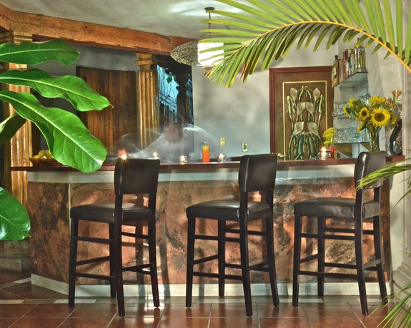 Imagen del bar/restaurante del Hotel Misi&oacute;n P&aacute;tzcuaro Centro Hist&oacute;rico. Foto 3
