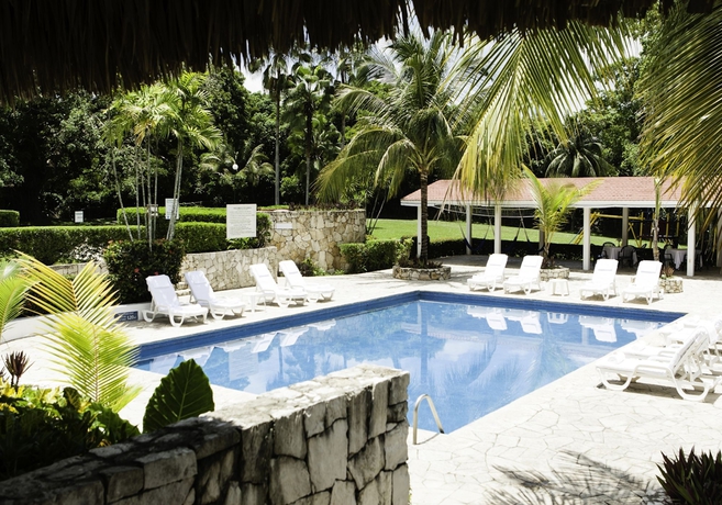 Imagen de la piscina del Hotel Misión Palenque. Foto 15