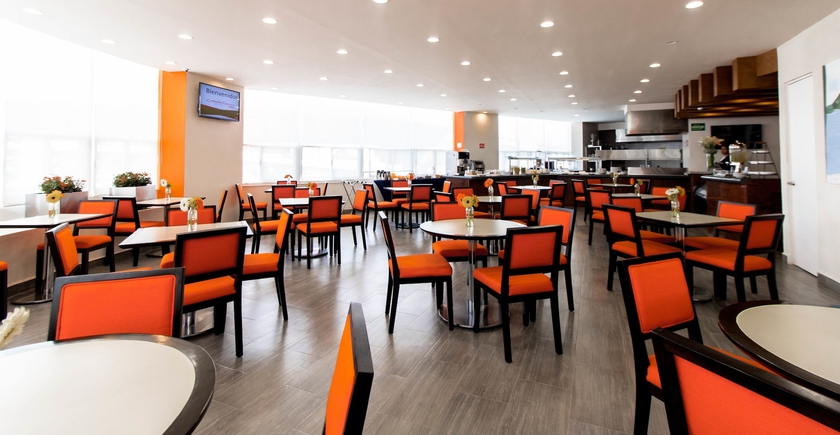 Imagen del bar/restaurante del Hotel Misi&oacute;n Puebla Angelopolis. Foto 9