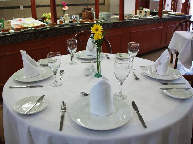 Imagen del bar/restaurante del Hotel Misión Toreo Centro De Convenciones. Foto 9