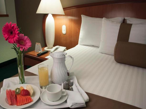 Imagen de la habitación del Hotel Misión Toreo Centro De Convenciones. Foto 16