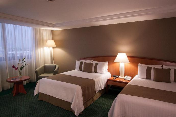 Imagen de la habitación del Hotel Misión Toreo Centro De Convenciones. Foto 17