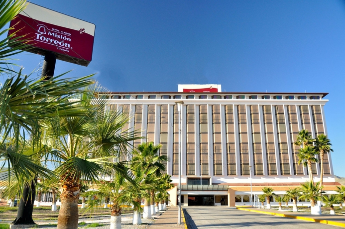 Imagen de los exteriores del Hotel Misión Torreón. Foto 12