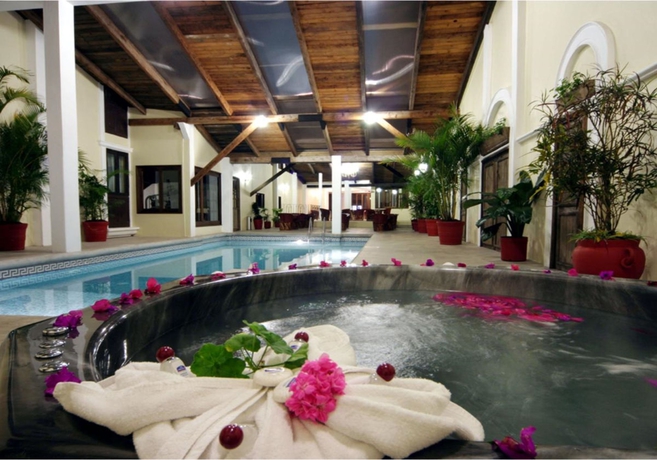 Imagen de la piscina del Hotel Misi&oacute;n Xalapa Plaza De Las Convenciones. Foto 15