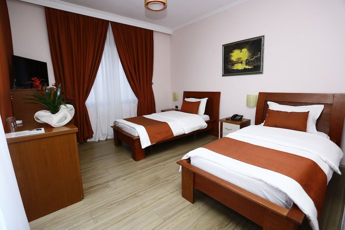 Imagen de la habitación del Hotel Misk Resort, Tirana. Foto 7