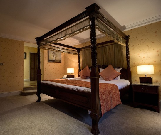 Imagen de la habitación del Hotel Miskin Manor And Health Club. Foto 6