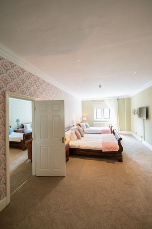 Imagen de la habitación del Hotel Miskin Manor And Health Club. Foto 12