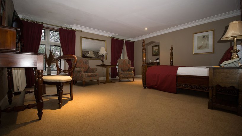 Imagen de la habitación del Hotel Miskin Manor And Health Club. Foto 17