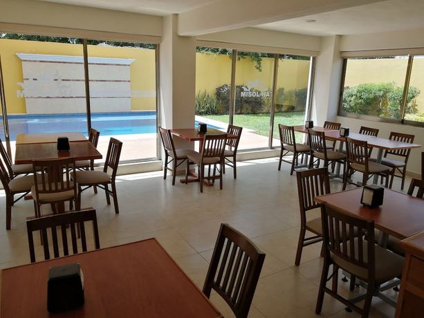 Imagen del bar/restaurante del Hotel Misol-Ha M&eacute;rida. Foto 2