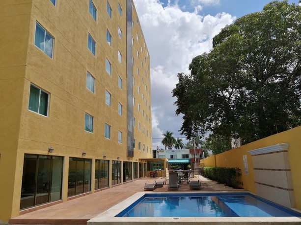 Imagen de la piscina del Hotel Misol-Ha M&eacute;rida. Foto 19