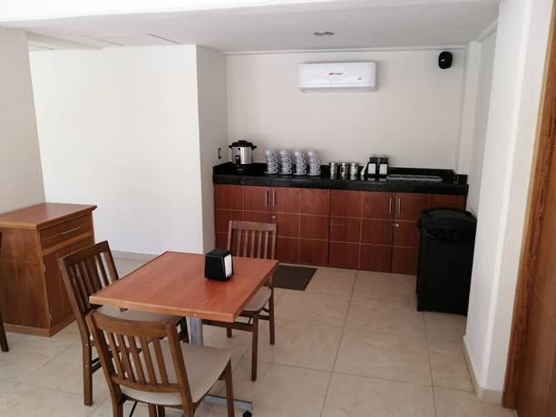 Imagen del bar/restaurante del Hotel Misol-Ha M&eacute;rida. Foto 3