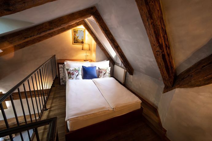 Imagen de la habitación del Hotel Miss Sophie's Charles Bridge. Foto 6
