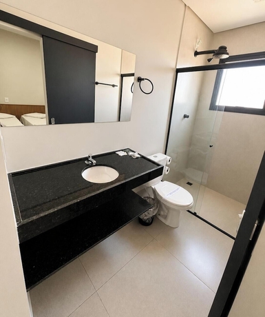 Imagen de la habitación del Hotel Missal. Foto 15
