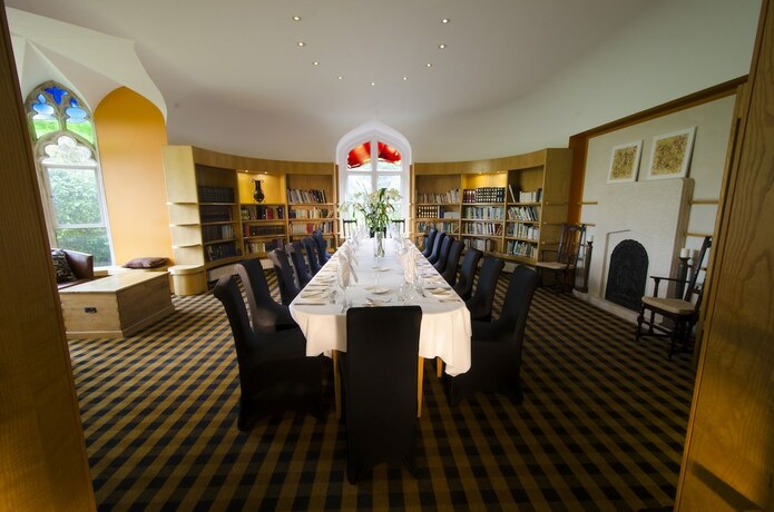 Imagen del bar/restaurante del Hotel Missenden Abbey. Foto 12