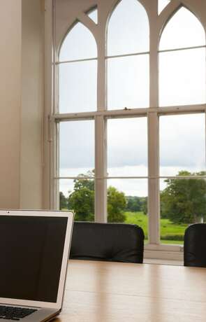 Imagen general del Hotel Missenden Abbey. Foto 9