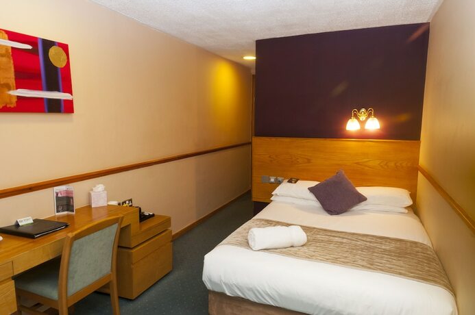 Imagen de la habitación del Hotel Missenden Abbey. Foto 19