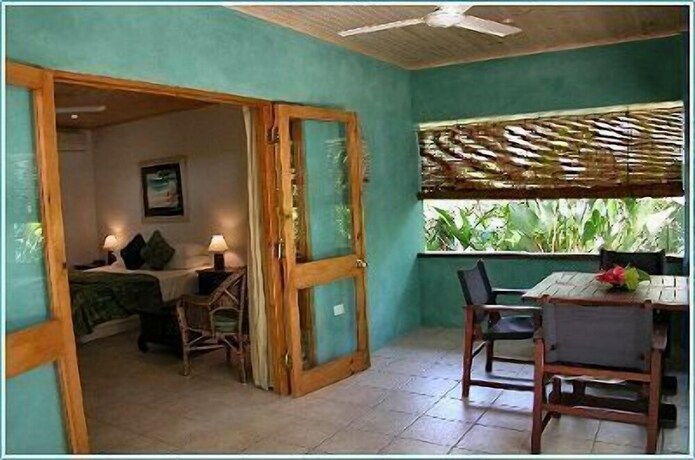 Imagen de la habitación del Hotel Mission Beach Shores. Foto 14