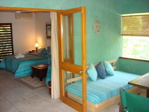 Imagen de la habitación del Hotel Mission Beach Shores. Foto 18