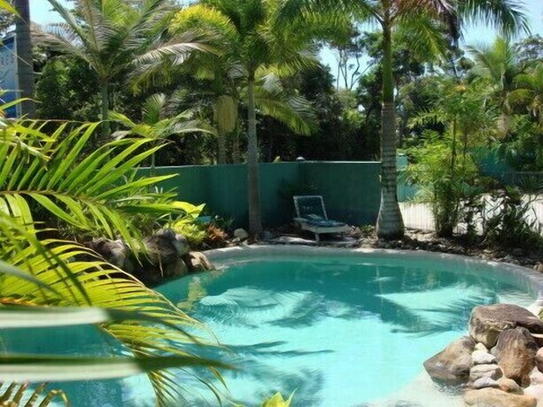 Imagen de la piscina del Hotel Mission Beach Shores. Foto 38