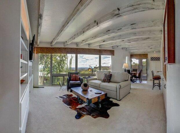 Imagen de la habitación del Hotel Mission Hill Casitas. Foto 17