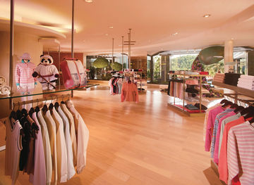 Imagen de los interiores del Hotel Mission Hills Golf Club and Resorts Shenzhen. Foto 16