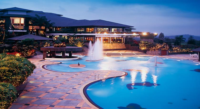 Imagen de la piscina del Hotel Mission Hills Resort Shenzhen. Foto 8