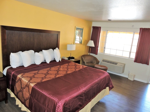 Imagen de la habitación del Hotel Mission Inn and Suites. Foto 5
