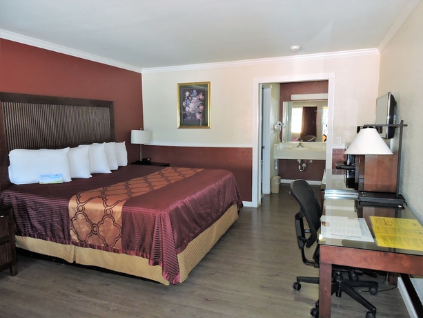 Imagen de la habitación del Hotel Mission Inn and Suites. Foto 8