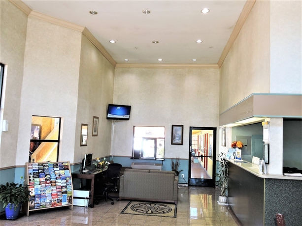 Imagen de los interiores del Hotel Mission Inn and Suites. Foto 18