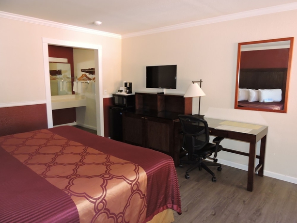 Imagen de la habitación del Hotel Mission Inn and Suites. Foto 13