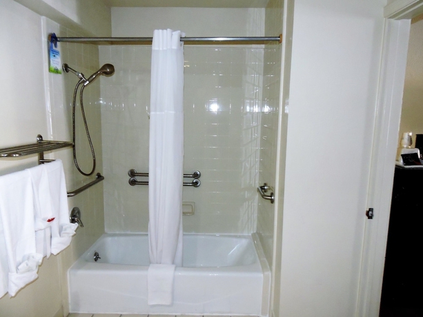 Imagen de la habitación del Hotel Mission Inn and Suites. Foto 15