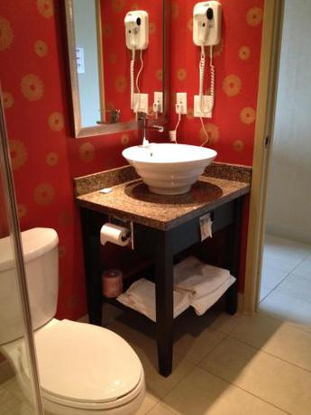 Imagen de la habitación del Hotel Mississauga Gate Inn. Foto 7