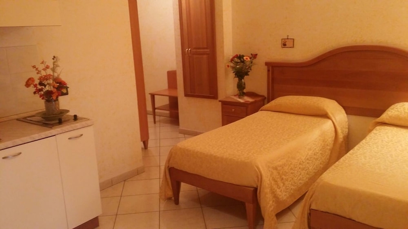 Imagen de la habitación del Hotel Mistef. Foto 7