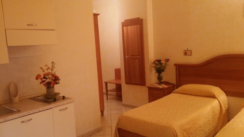 Imagen de la habitación del Hotel Mistef. Foto 8