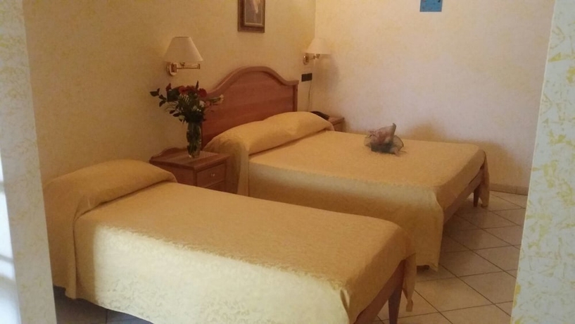 Imagen de la habitación del Hotel Mistef. Foto 9