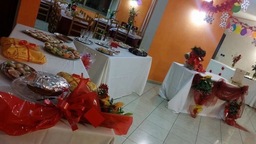 Imagen del bar/restaurante del Hotel Mistef. Foto 4
