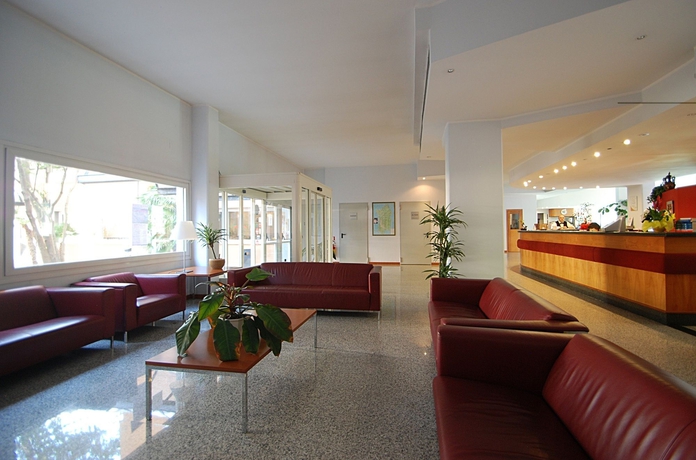 Imagen de los interiores del Hotel Mistral 2. Foto 16