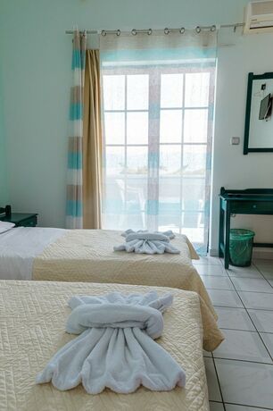 Imagen de la habitación del Hotel Mistral Apartments Aegina. Foto 17