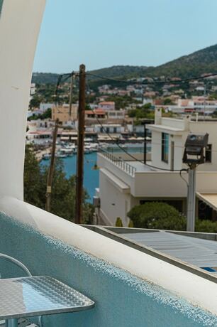 Imagen general del Hotel Mistral Apartments Aegina. Foto 7