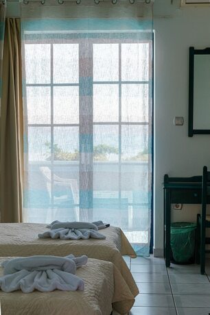 Imagen de la habitación del Hotel Mistral Apartments Aegina. Foto 20