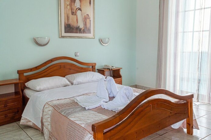 Imagen general del Hotel Mistral Apartments Aegina. Foto 14