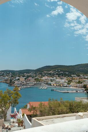 Imagen general del Hotel Mistral Apartments Aegina. Foto 15