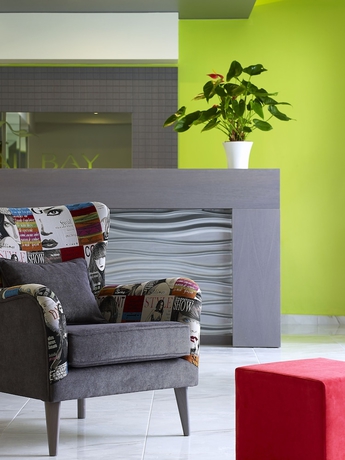 Imagen de los interiores del Hotel Mistral Bay. Foto 16