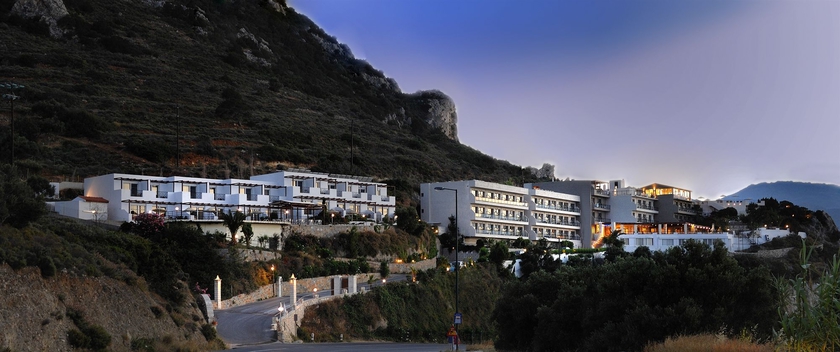 Imagen de los exteriores del Hotel Mistral Mare. Foto 8