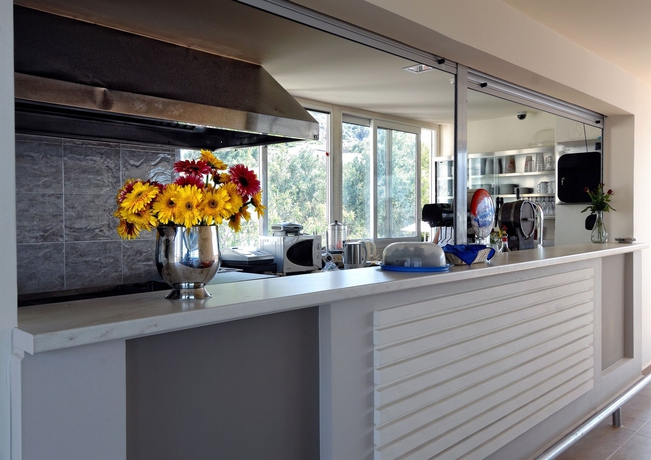 Imagen de la piscina del Hotel Mistral Mare. Foto 11