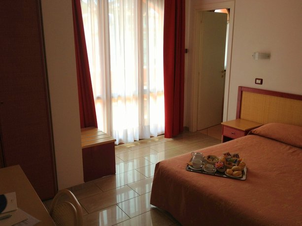 Imagen de la habitación del Hotel Mistral, Marina di Campo. Foto 12