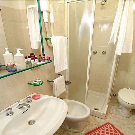 Imagen de la habitación del Hotel Mistral, Milán. Foto 12