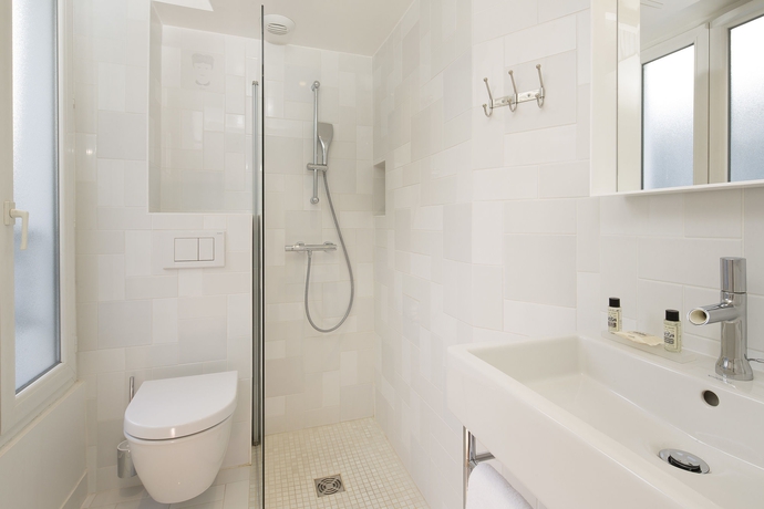 Imagen de la habitación del Hotel Mistral, Montparnasse. Foto 8