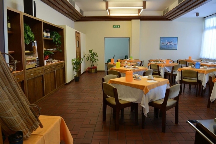 Imagen del bar/restaurante del Hotel Mistral, ORISTANO. Foto 3